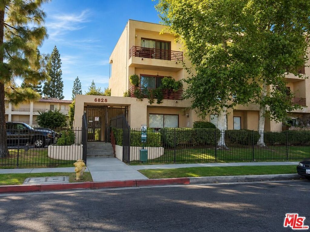 6825 Alabama Avenue # 311, Canoga Park