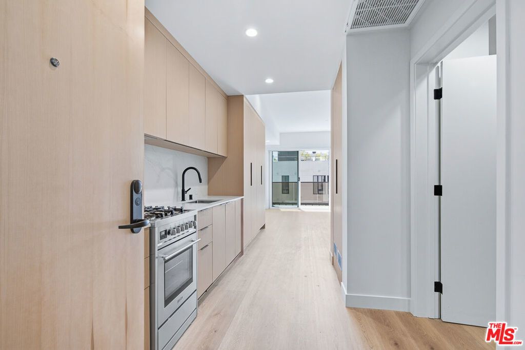 3555 Overland Avenue # 604, Los Angeles