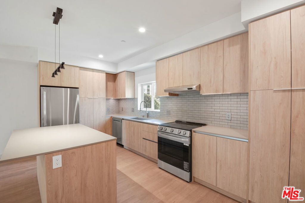2523 1/2 S Orange Drive, Los Angeles