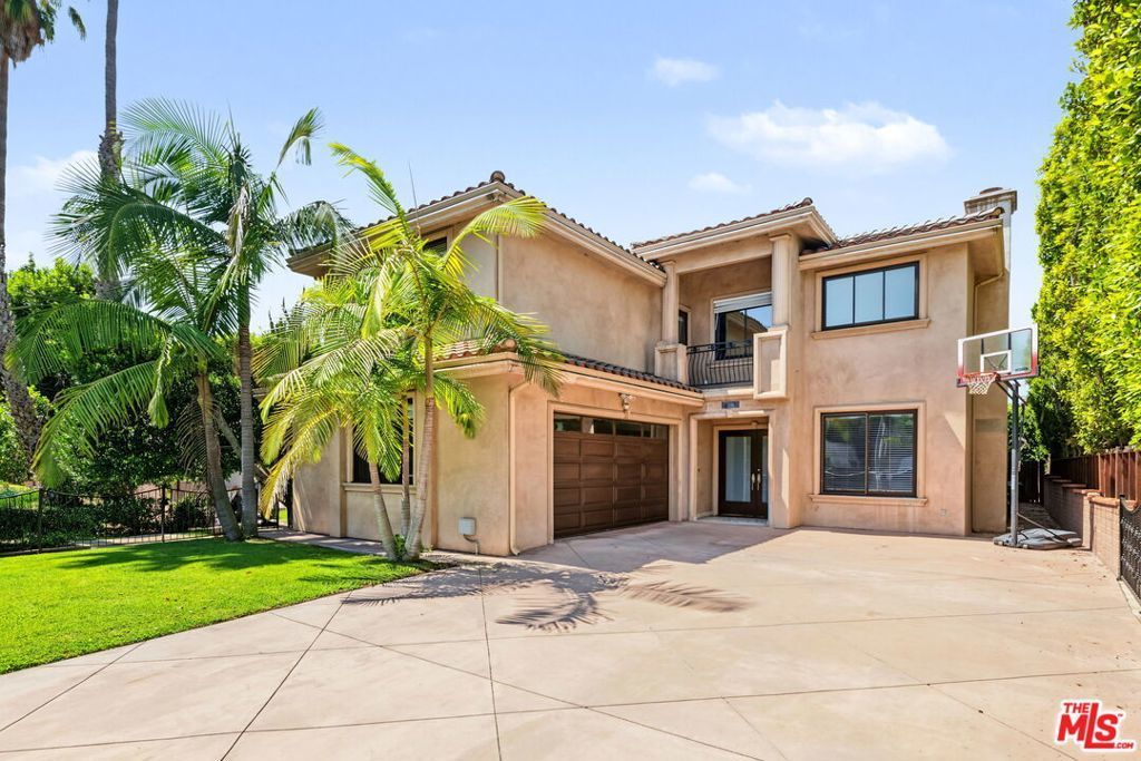 419 N Laurel Avenue, Los Angeles