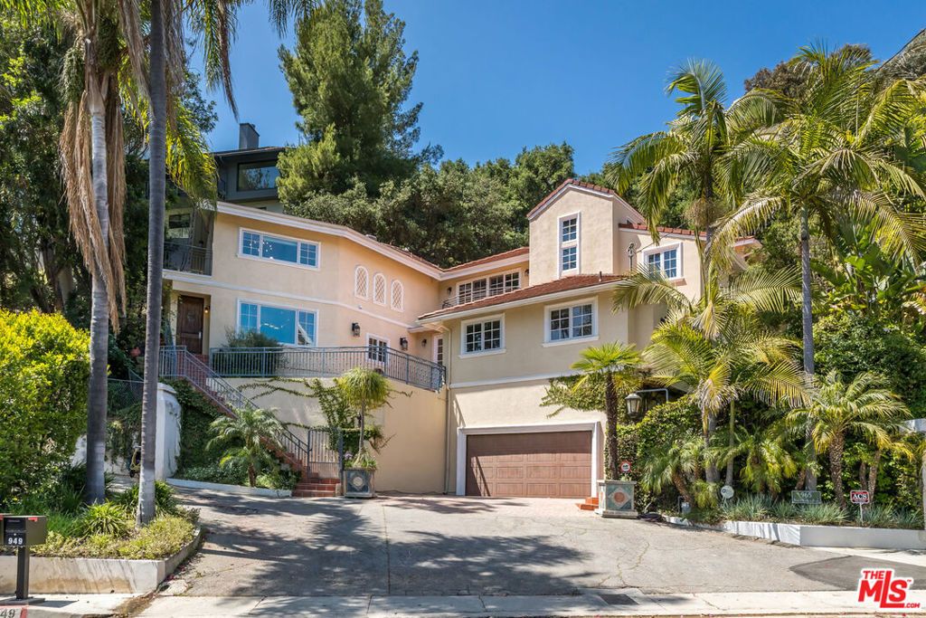 941 N Norman Place, Los Angeles