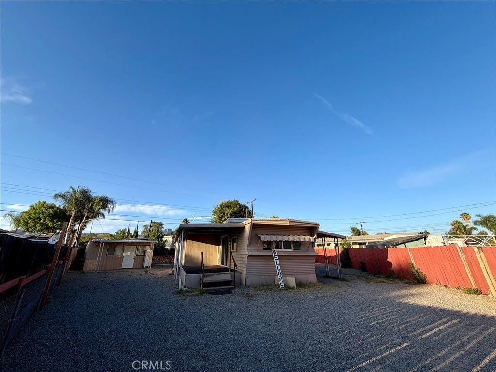 31080 Fretwell, Homeland