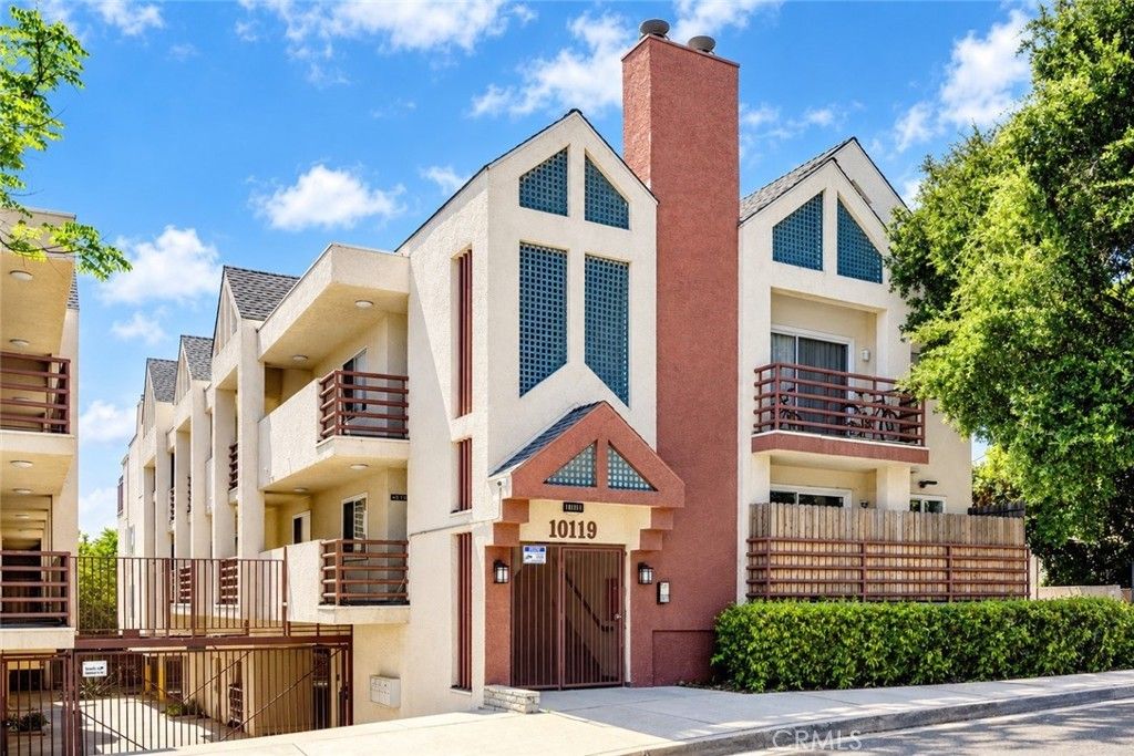10119 Pinewood Avenue # 207, Tujunga