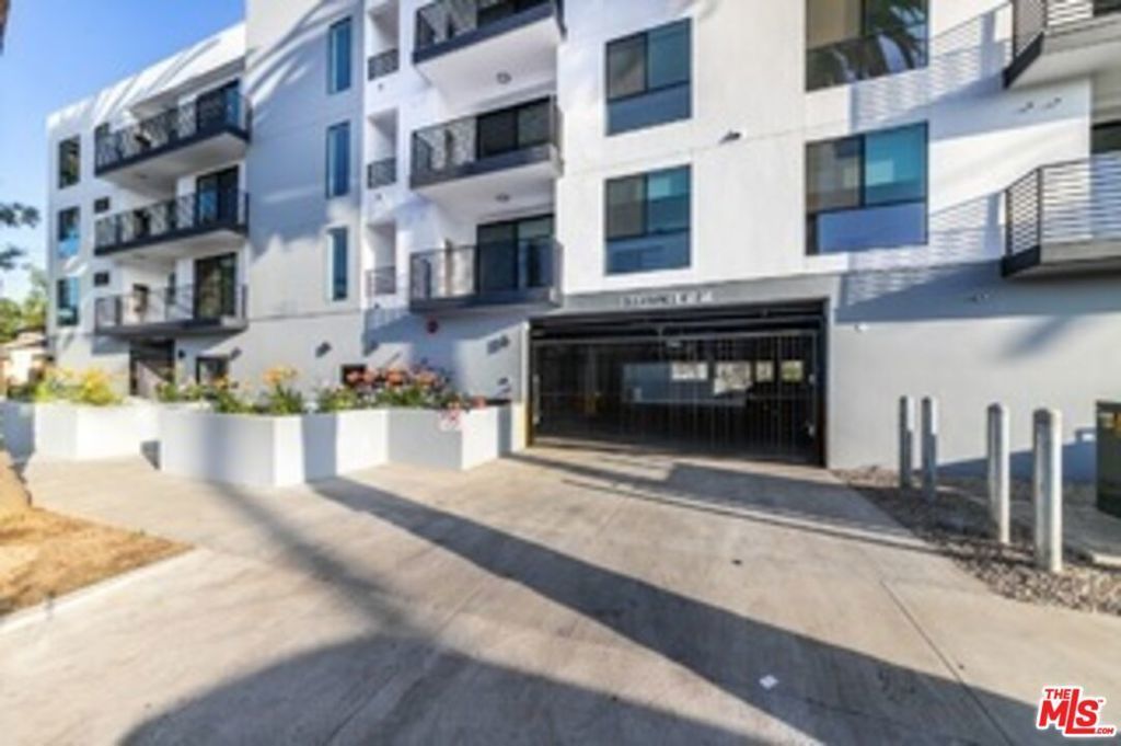 14612 Calvert Street # 201, Van Nuys