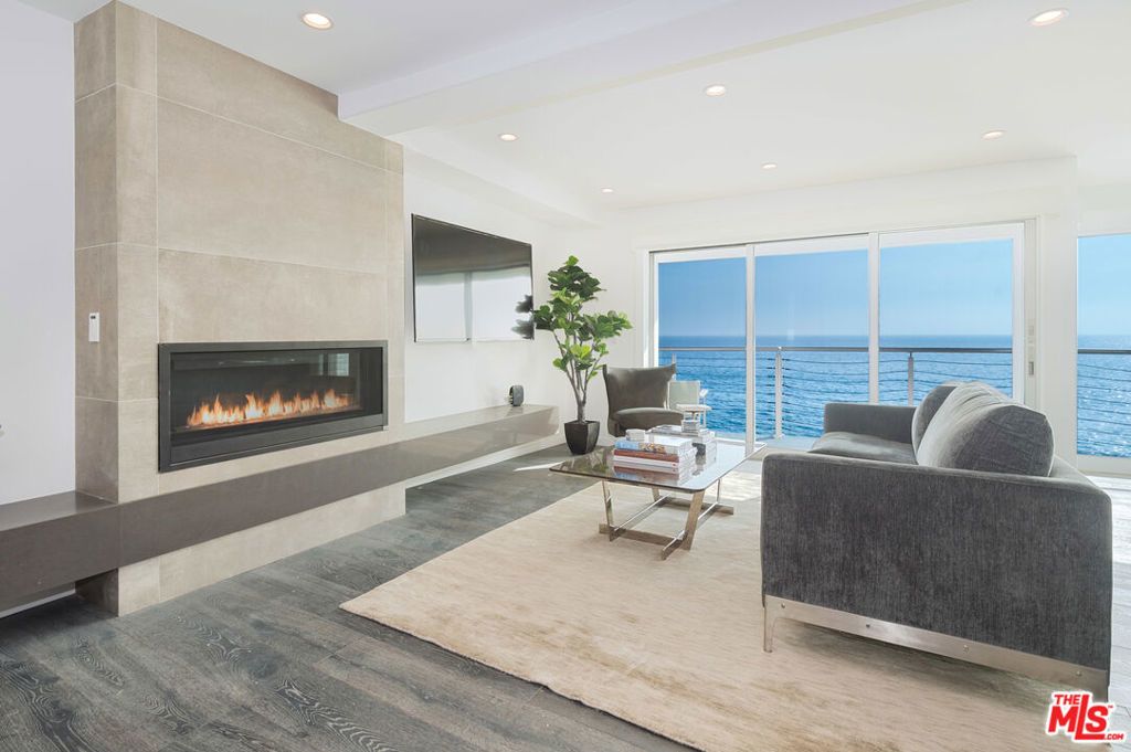 19562 Pacific Coast Highway, Malibu