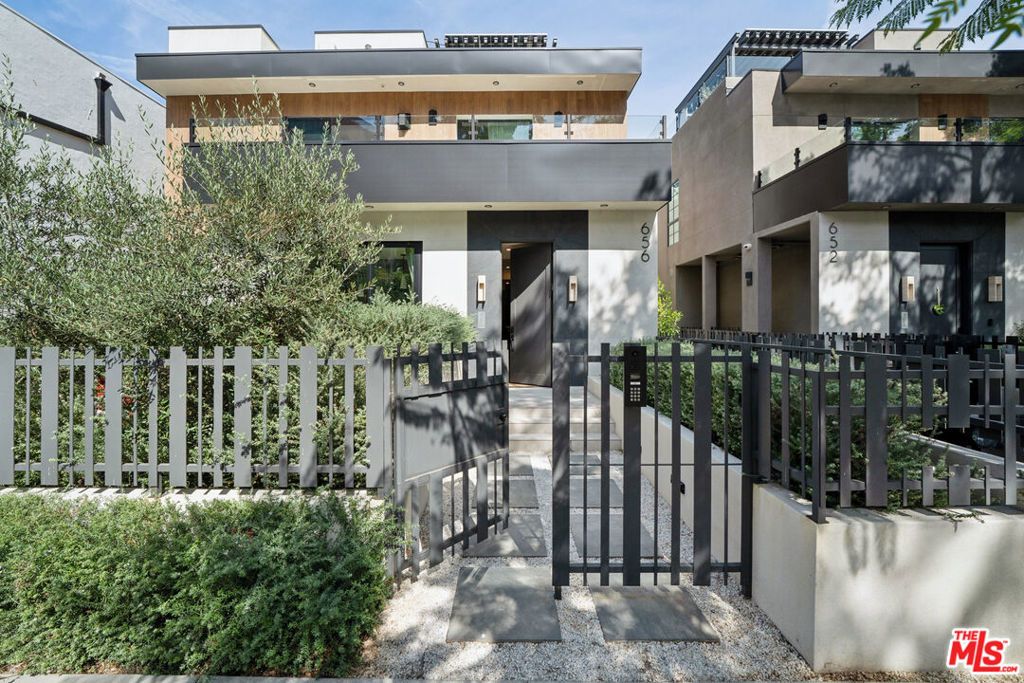 656 Huntley Drive # 101, West Hollywood
