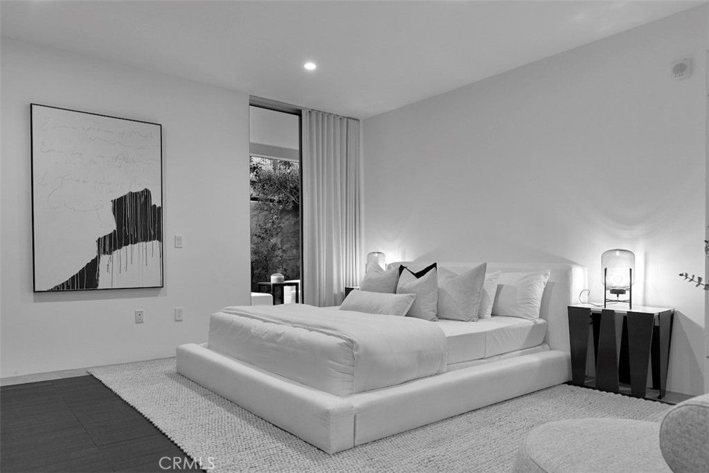 838 N Kings Road # 106, West Hollywood