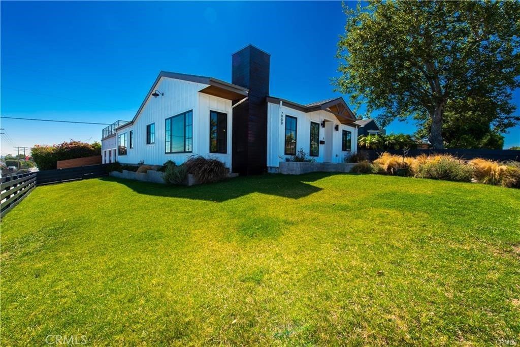 7900 Naylor, Los Angeles