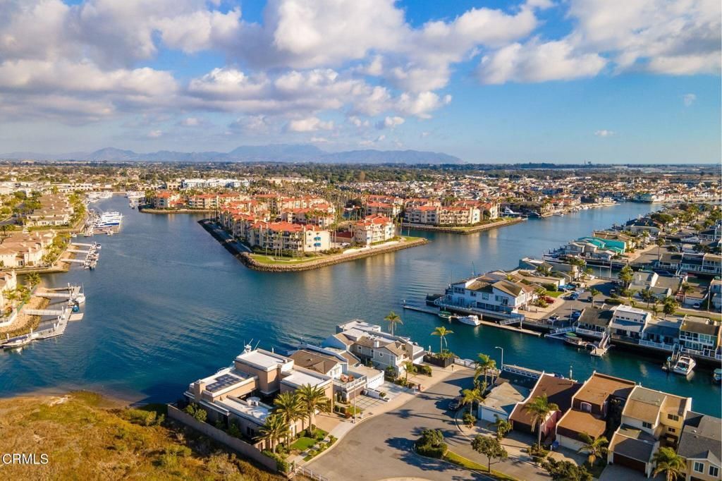 4490 Eastbourne Bay, Oxnard