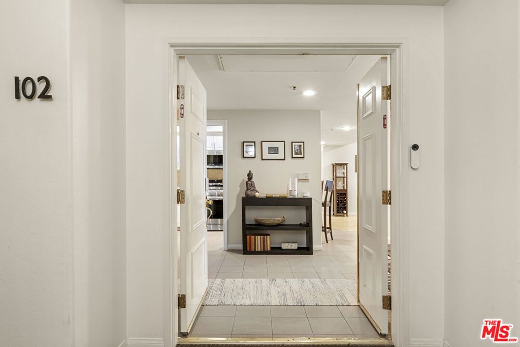 12011 Goshen Avenue # 102, Los Angeles