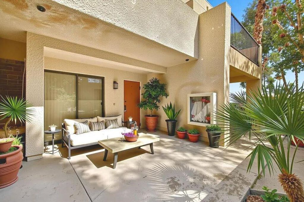 200 E Racquet Club Road # 23, Palm Springs