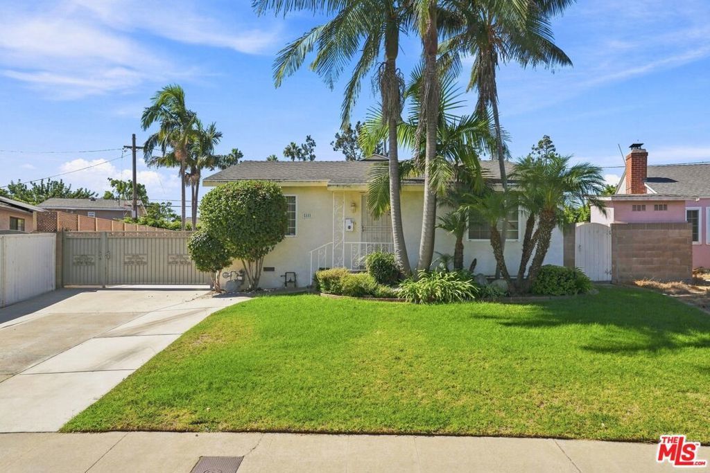 8845 Glider Avenue, Los Angeles