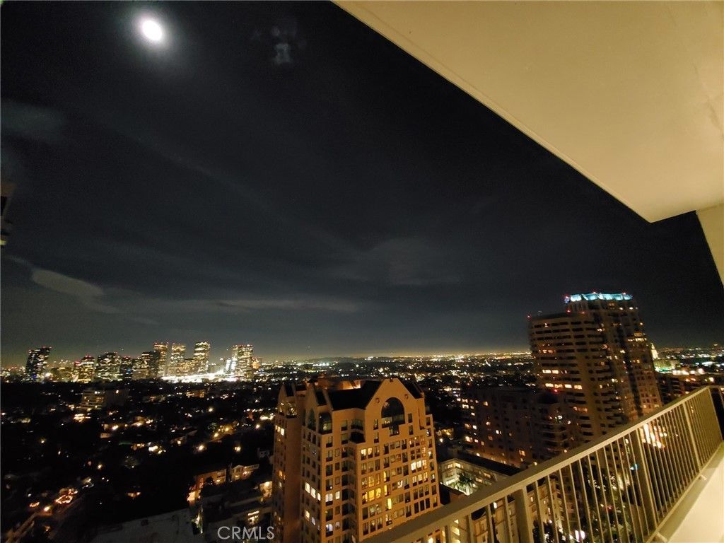 10501 Wilshire Boulevard # 2204, Los Angeles