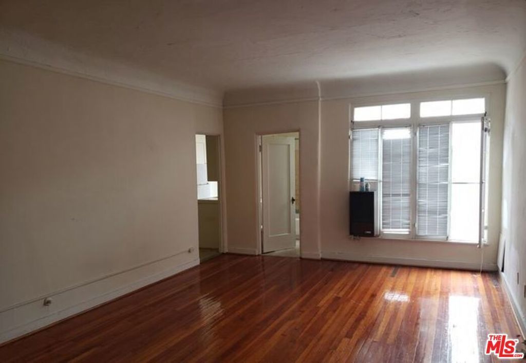 607 S Dunsmuir Avenue, Los Angeles