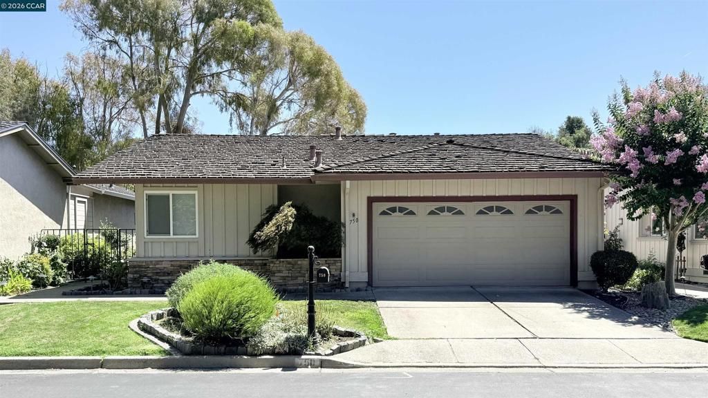 750 N Paradise Valley Ct, Danville