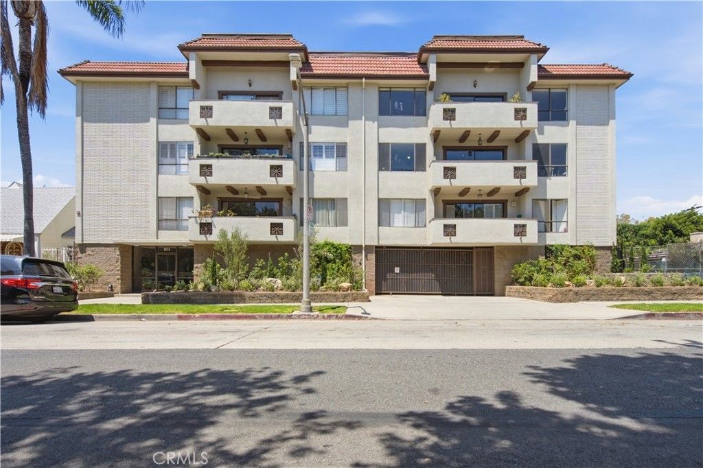853 S Le Doux, Los Angeles