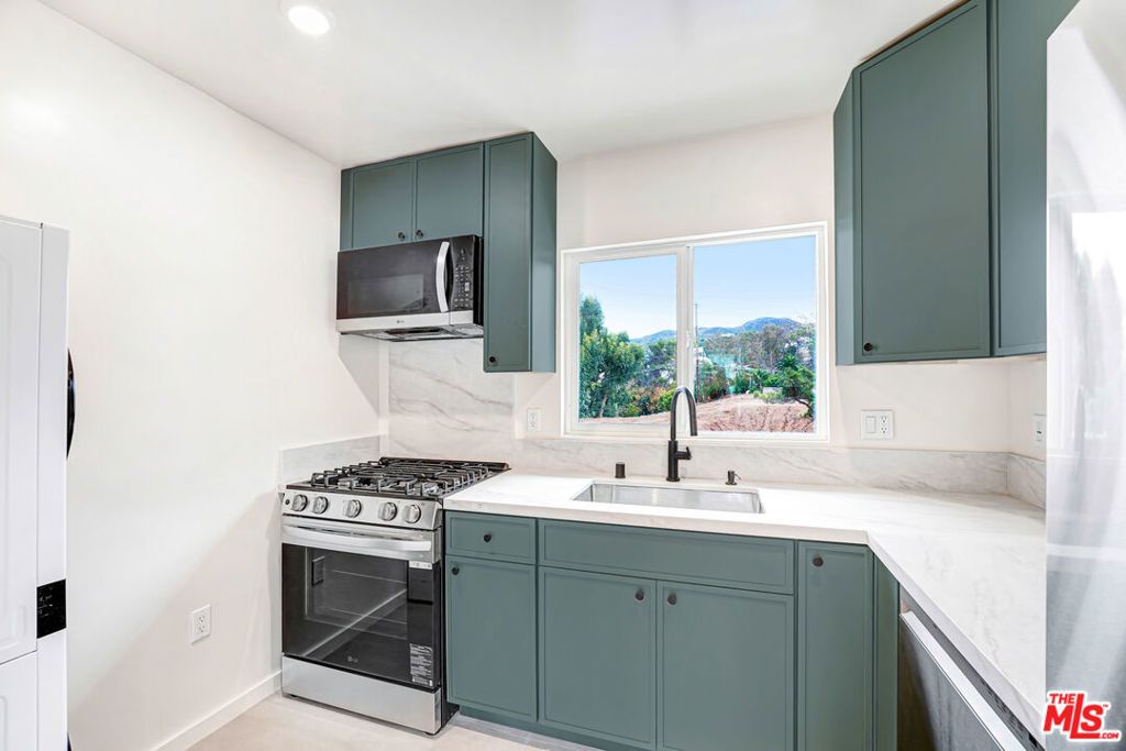 16185 W Sunset Blvd # 10, Pacific Palisades