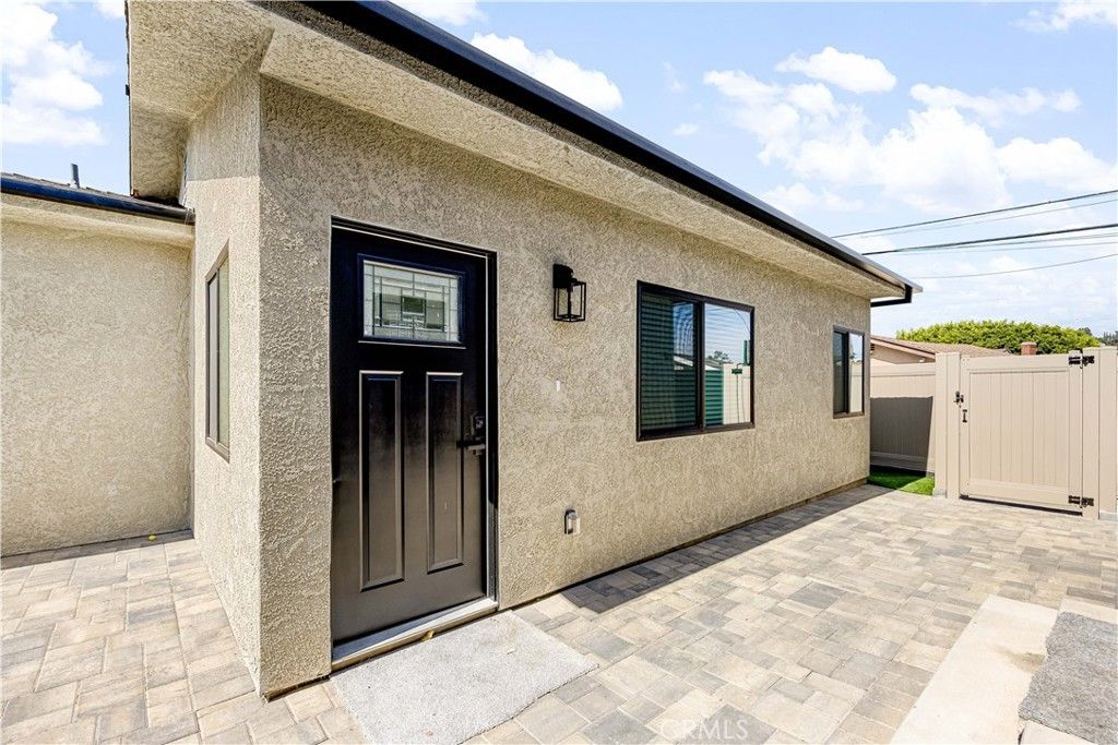 4042 Somers, Los Angeles