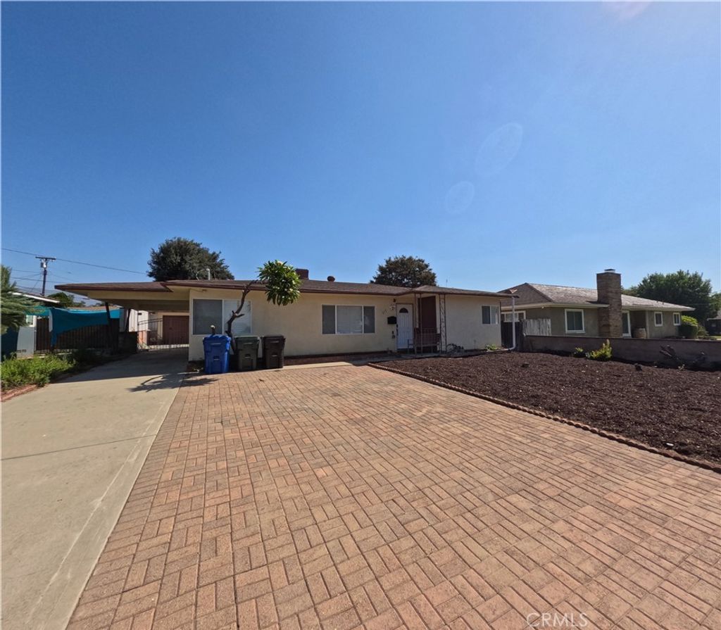 255 W La Verne, Pomona