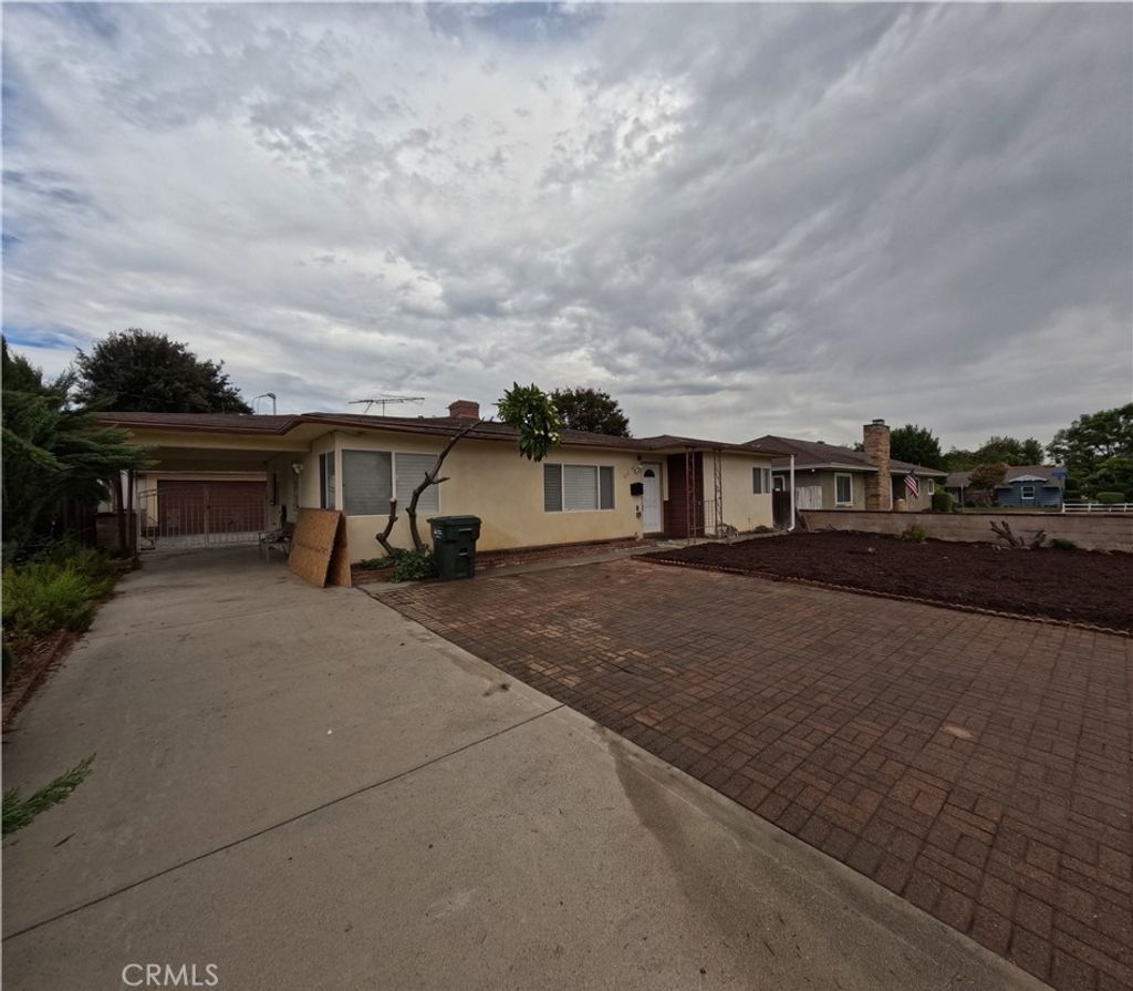 255 W La Verne, Pomona