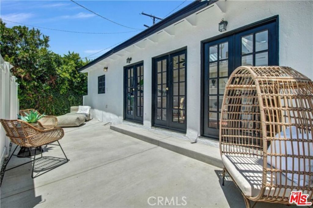 4038 Denny Avenue, Los Angeles