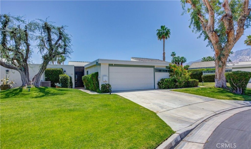 1911 Grand Bahama Drive E, Palm Springs