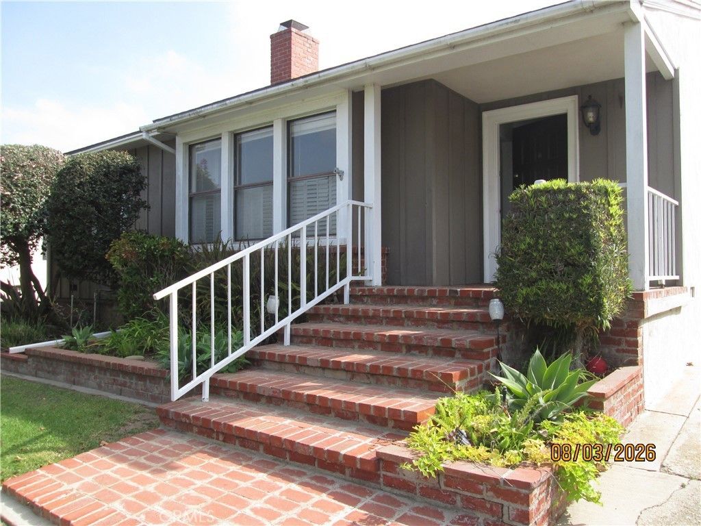8340 Chase, Los Angeles