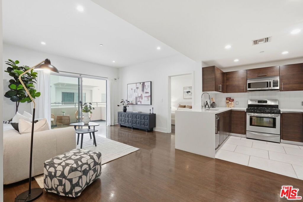1700 Sawtelle Boulevard # 219, Los Angeles