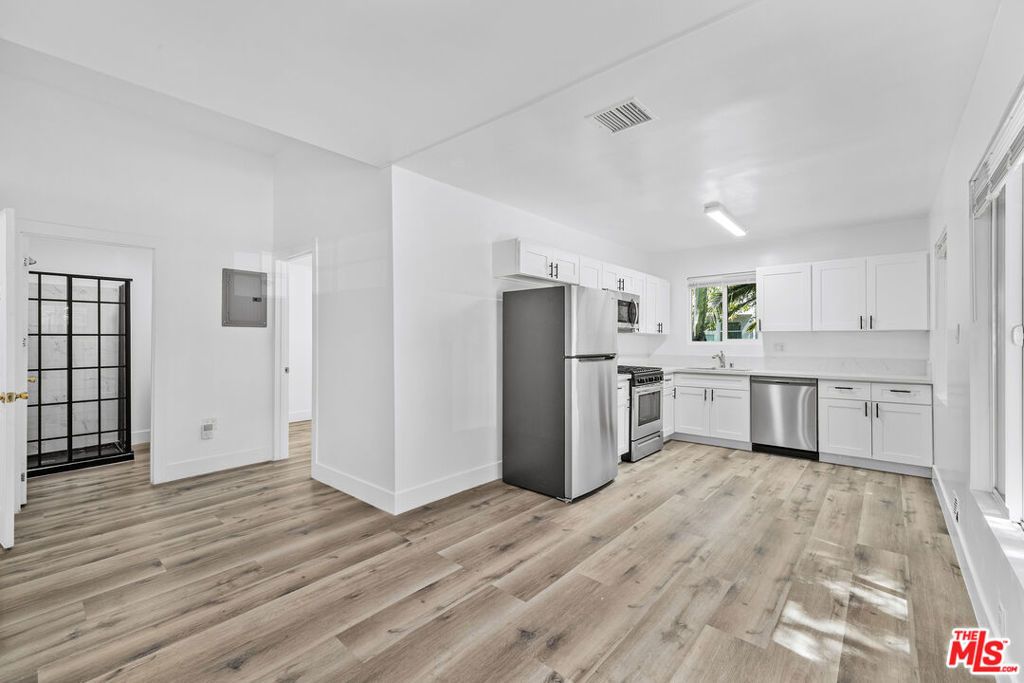 739 Westbourne Drive, West Hollywood