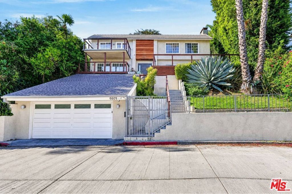 6609 Whitley Terrace, Los Angeles