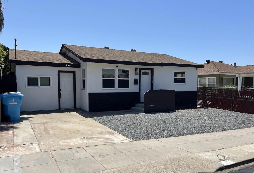 5375 Churchward St # 2, San Diego