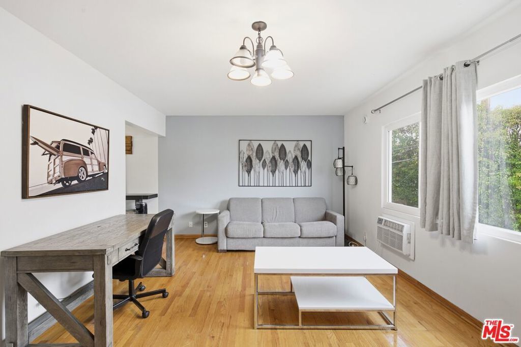 3743 Mclaughlin Avenue # 12, Los Angeles