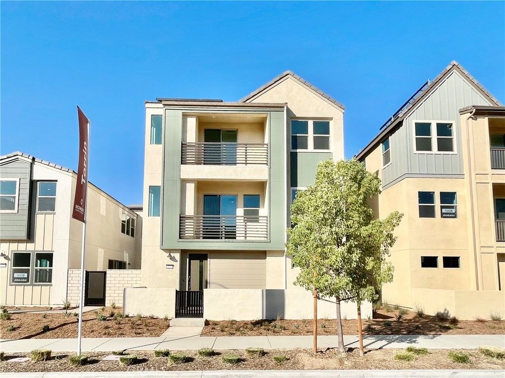 27355 Hyland Court, Valencia