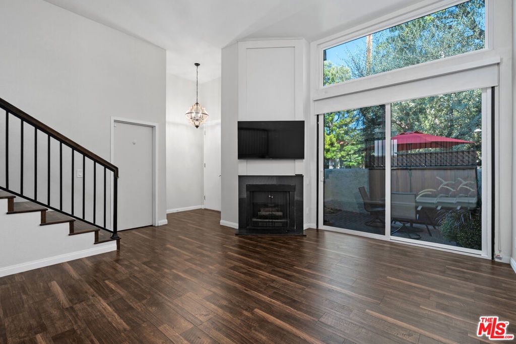 6225 Shoup Avenue # 109, Woodland Hills