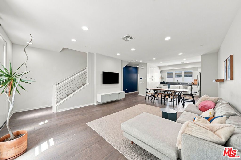 2928 Rowena Avenue # 3, Los Angeles