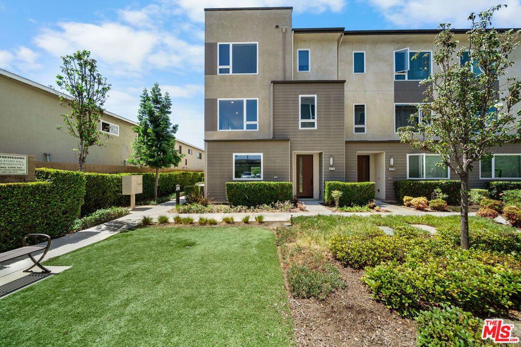 10712 Parrot Avenue, Downey