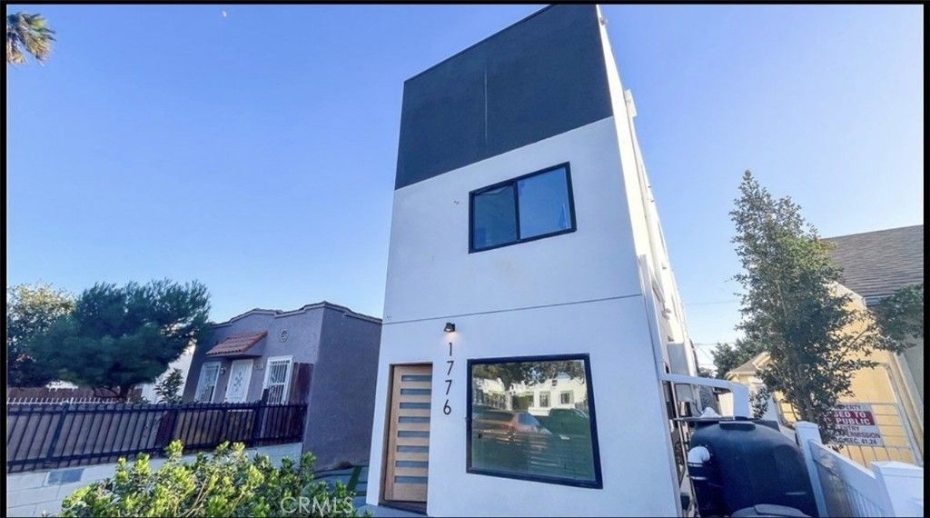 1776 37th Place, Los Angeles