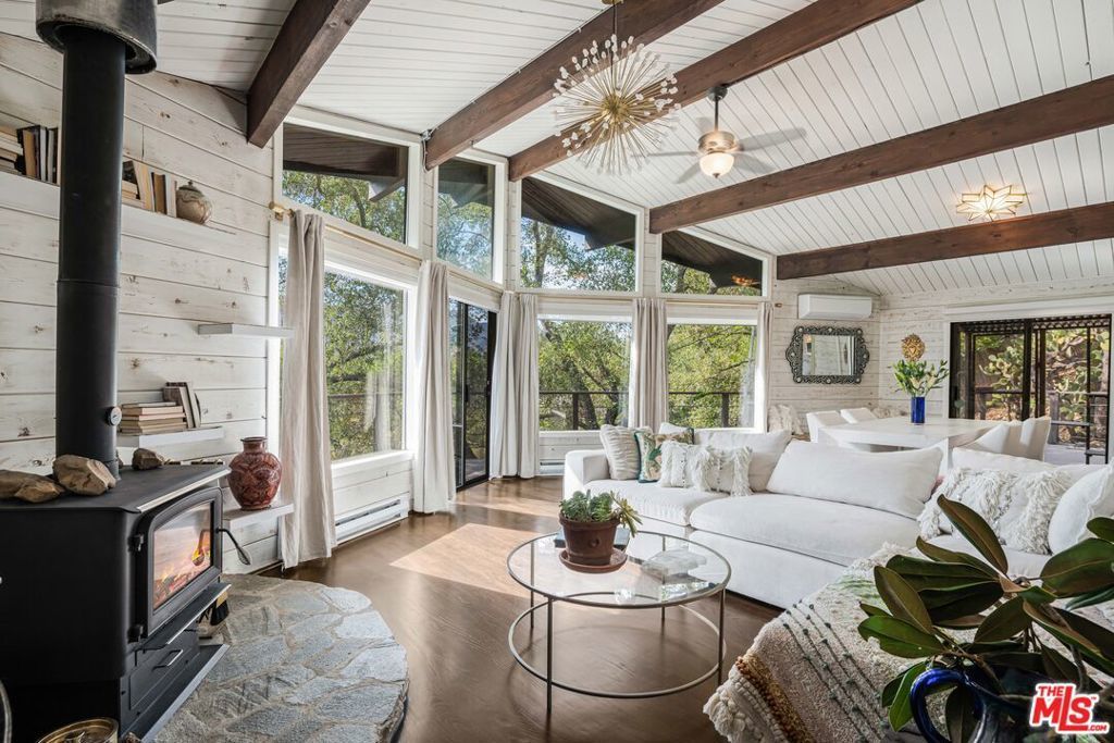 21330 Encina Road, Topanga