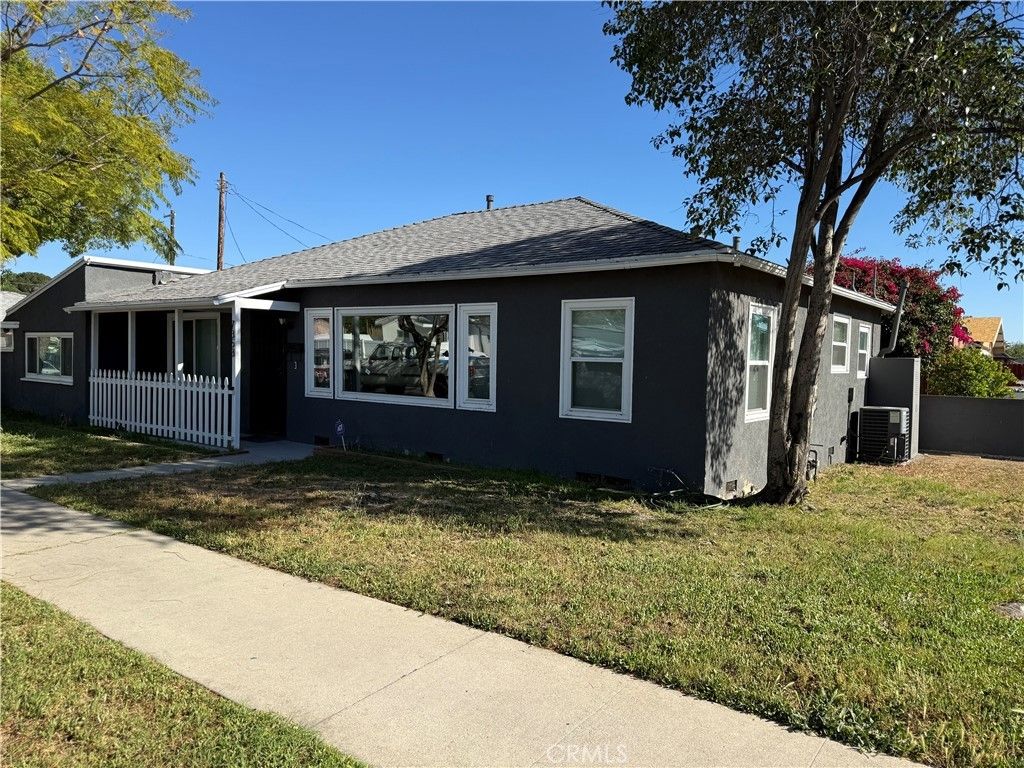 7358 Riverton, Sun Valley