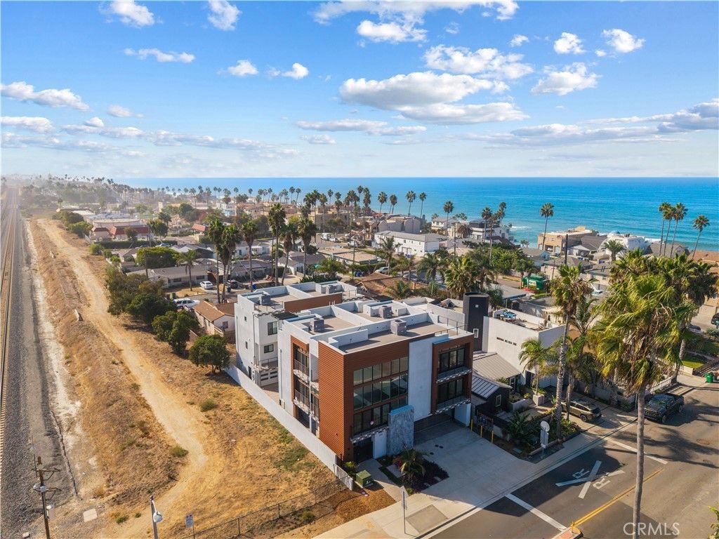 215 Oceanside Blvd # 5, Oceanside