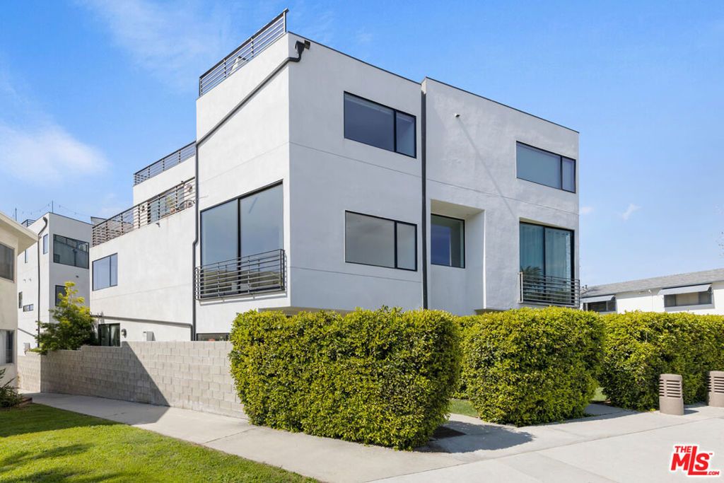 1411 Roca Lane, Los Angeles