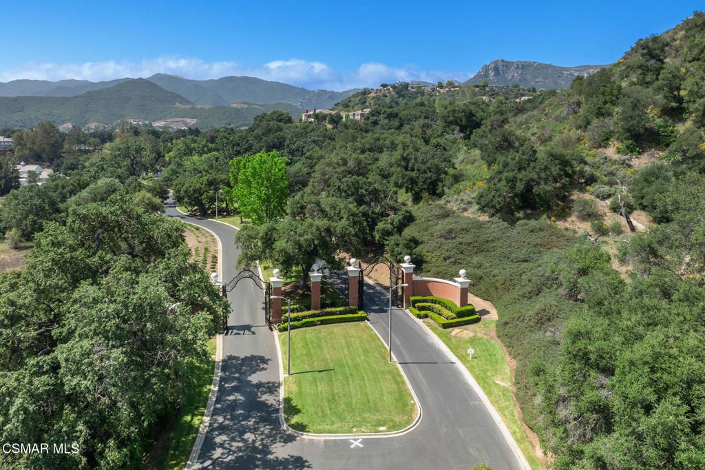 2306 Heatherbank Court, Thousand Oaks