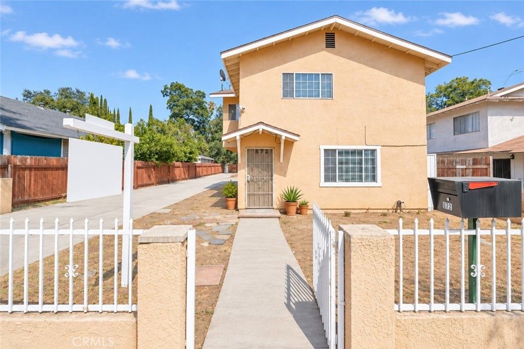 872 N Euclid Drive # 1, Pasadena