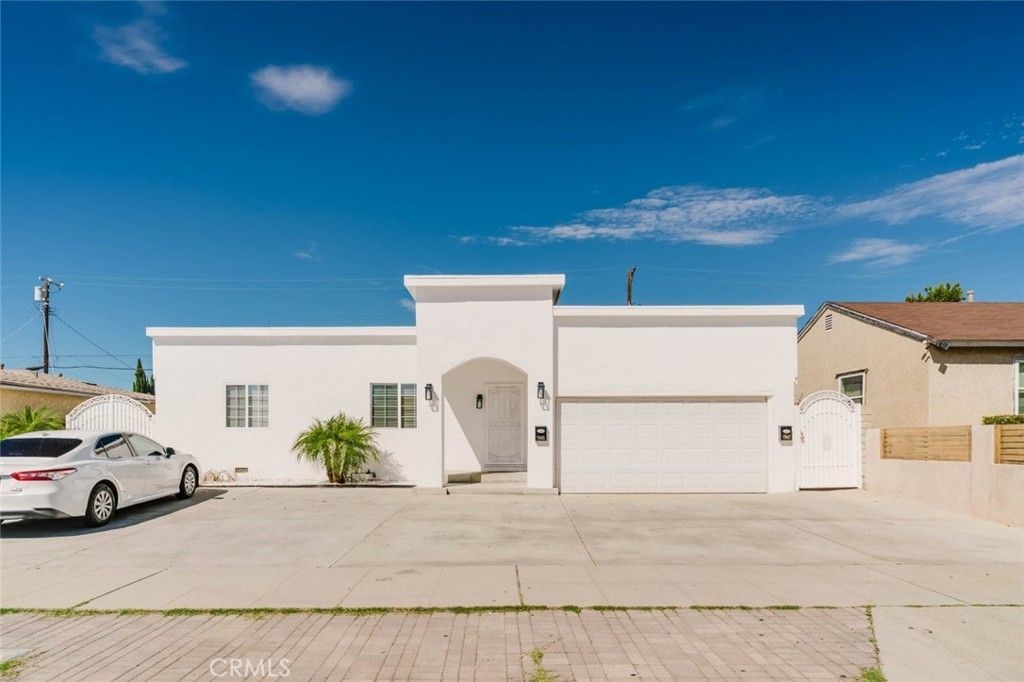 7945 Woodman Avenue, Panorama City