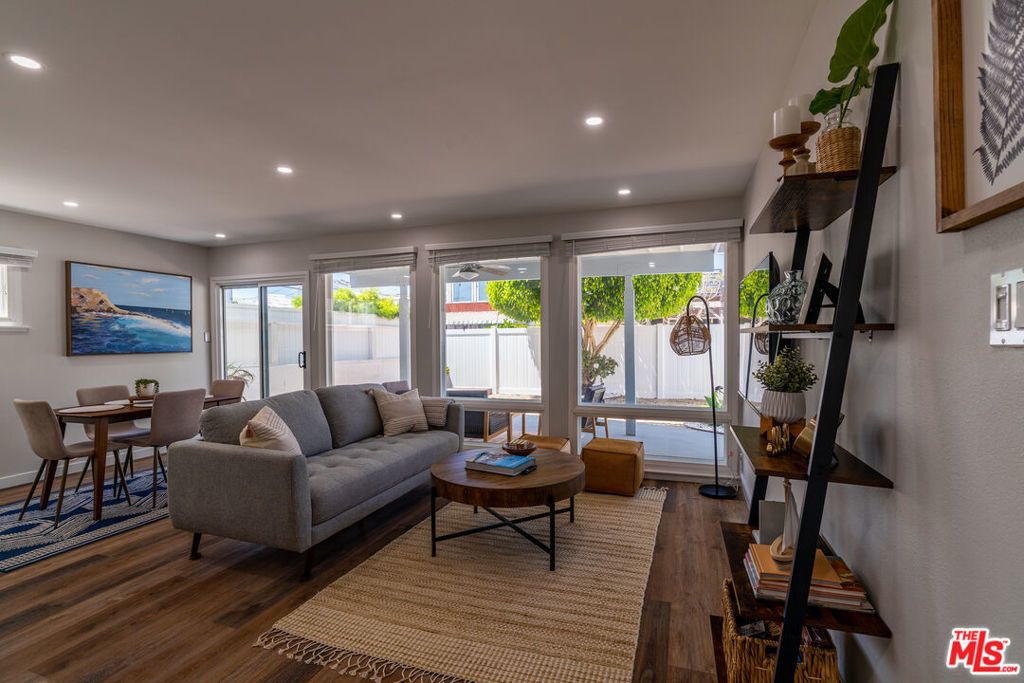 104 Fowling Street, Los Angeles