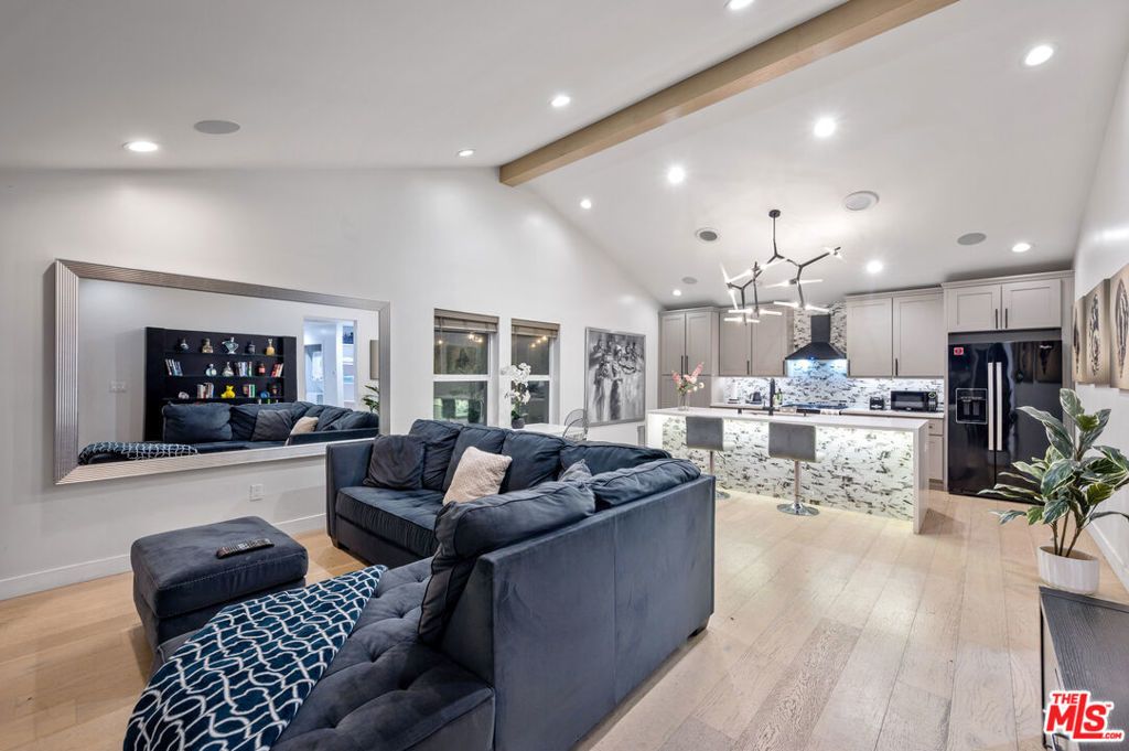1747 W 30th Street, Los Angeles