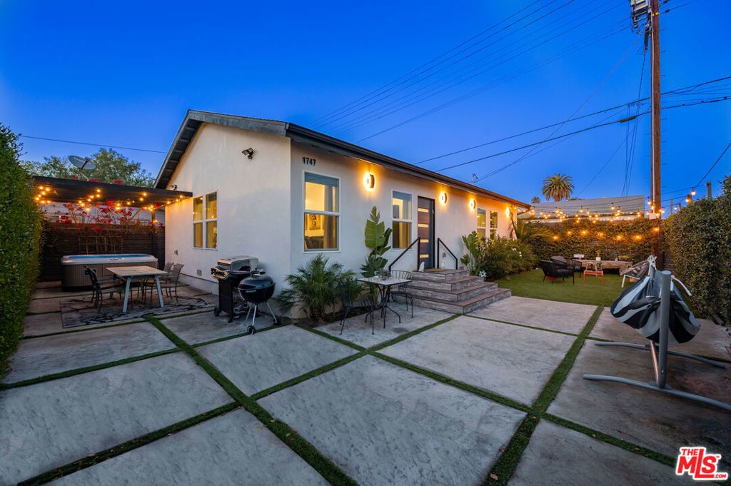 1747 W 30th Street, Los Angeles