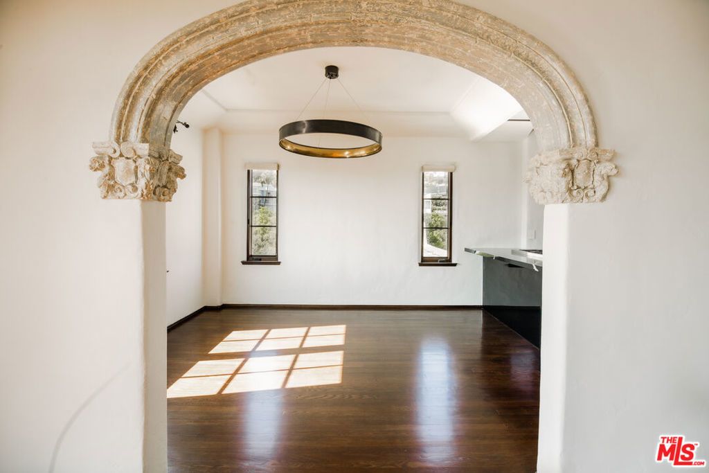 1302 N Sweetzer Avenue # 500, West Hollywood