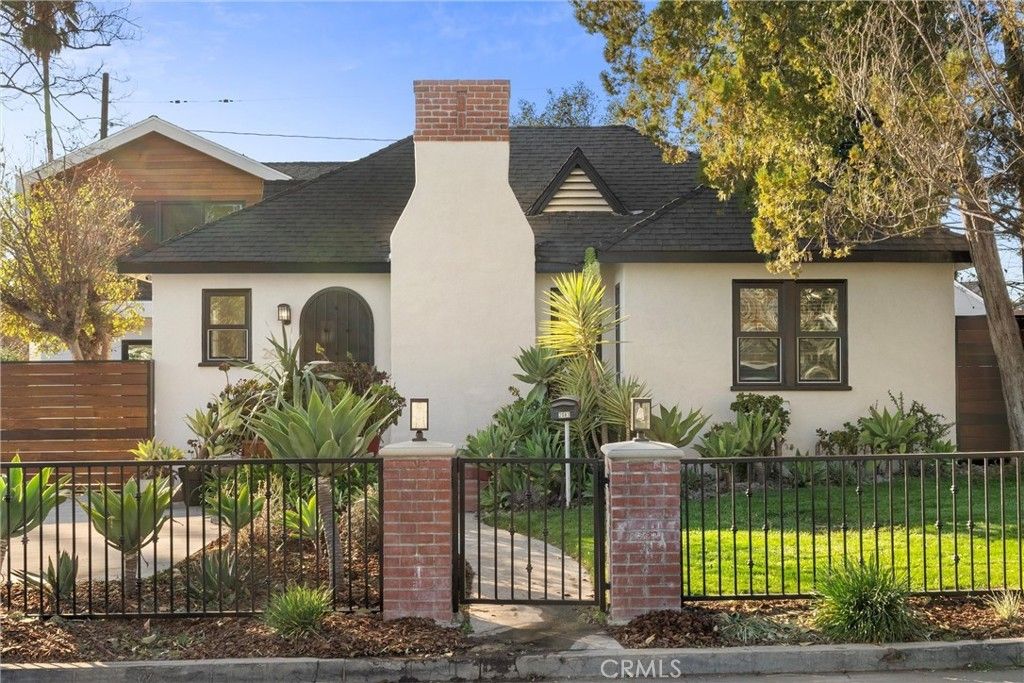 2083 Parnell Way, Altadena