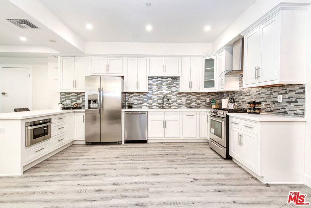 1237 S Holt Avenue # 303, Los Angeles